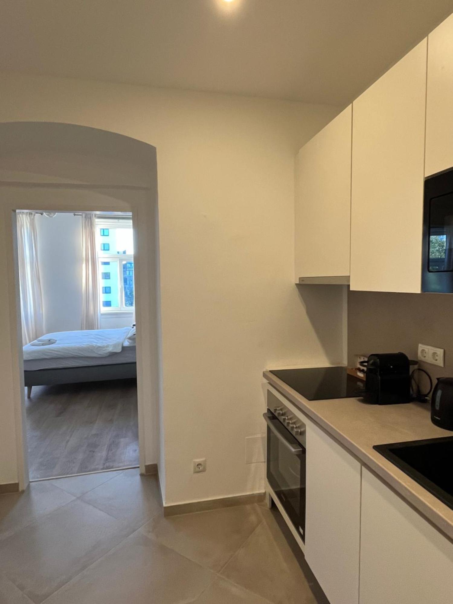 Apartment Schoenbrunn Near Metro Wenen Buitenkant foto