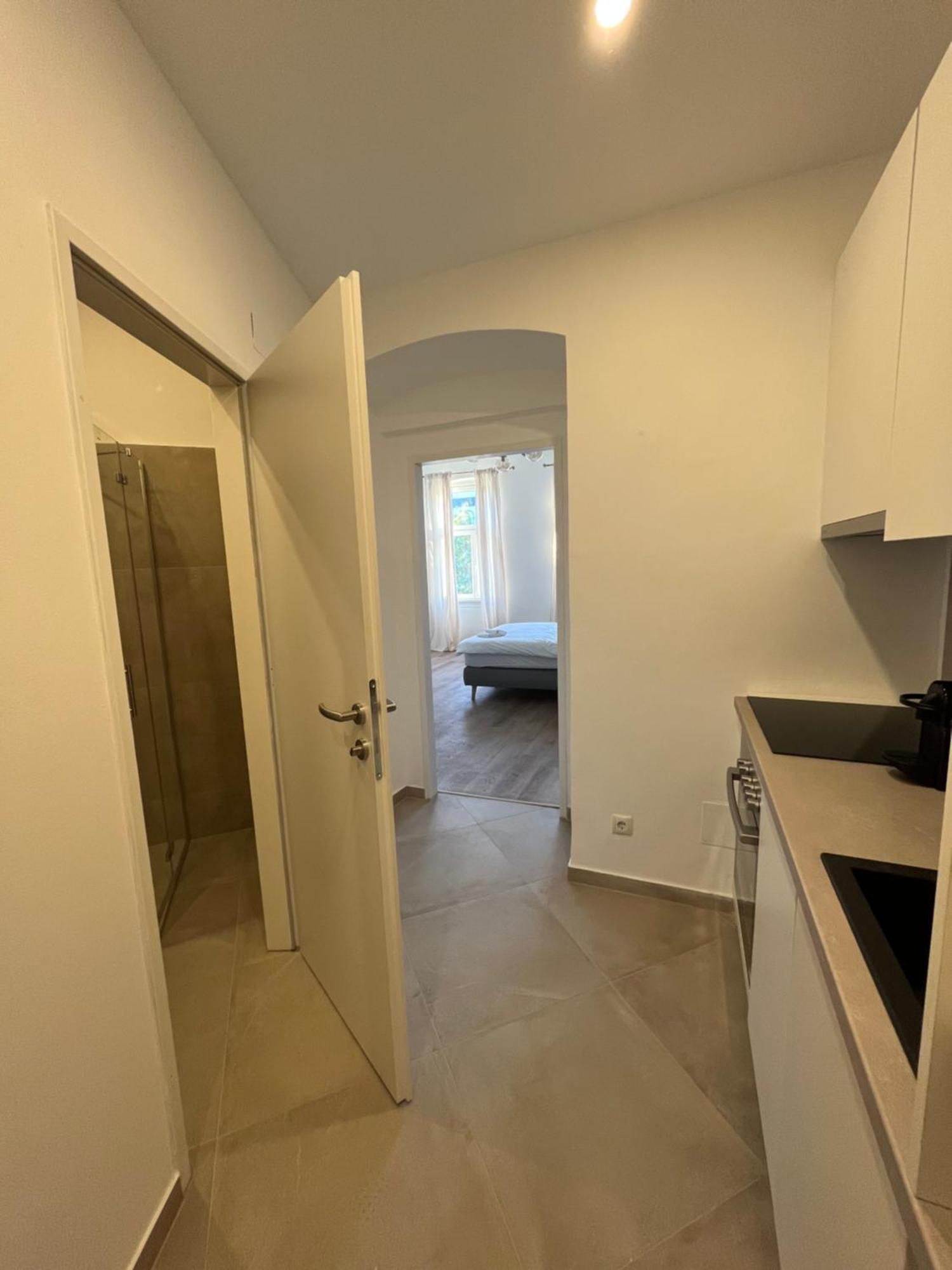 Apartment Schoenbrunn Near Metro Wenen Buitenkant foto