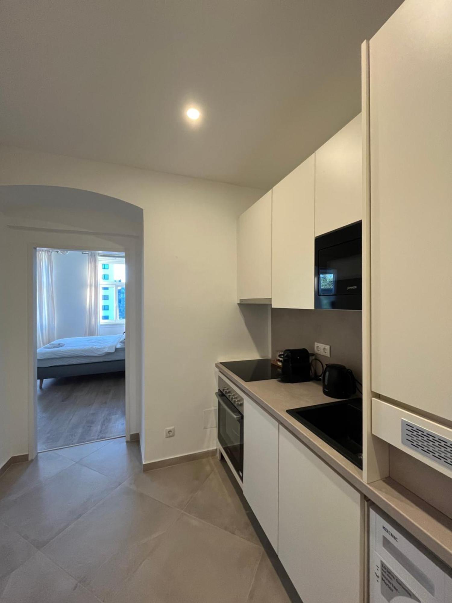 Apartment Schoenbrunn Near Metro Wenen Buitenkant foto