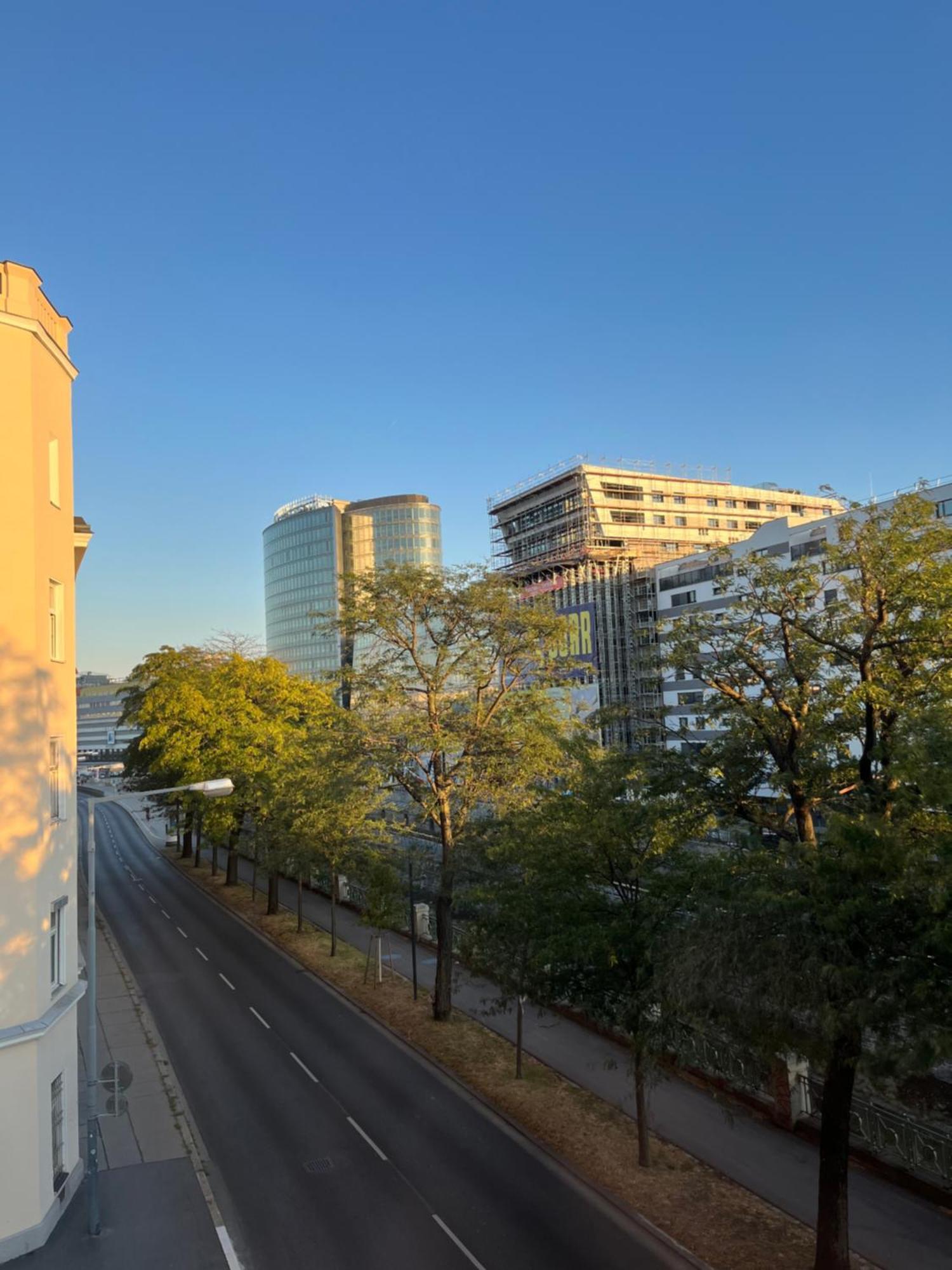 Apartment Schoenbrunn Near Metro Wenen Buitenkant foto