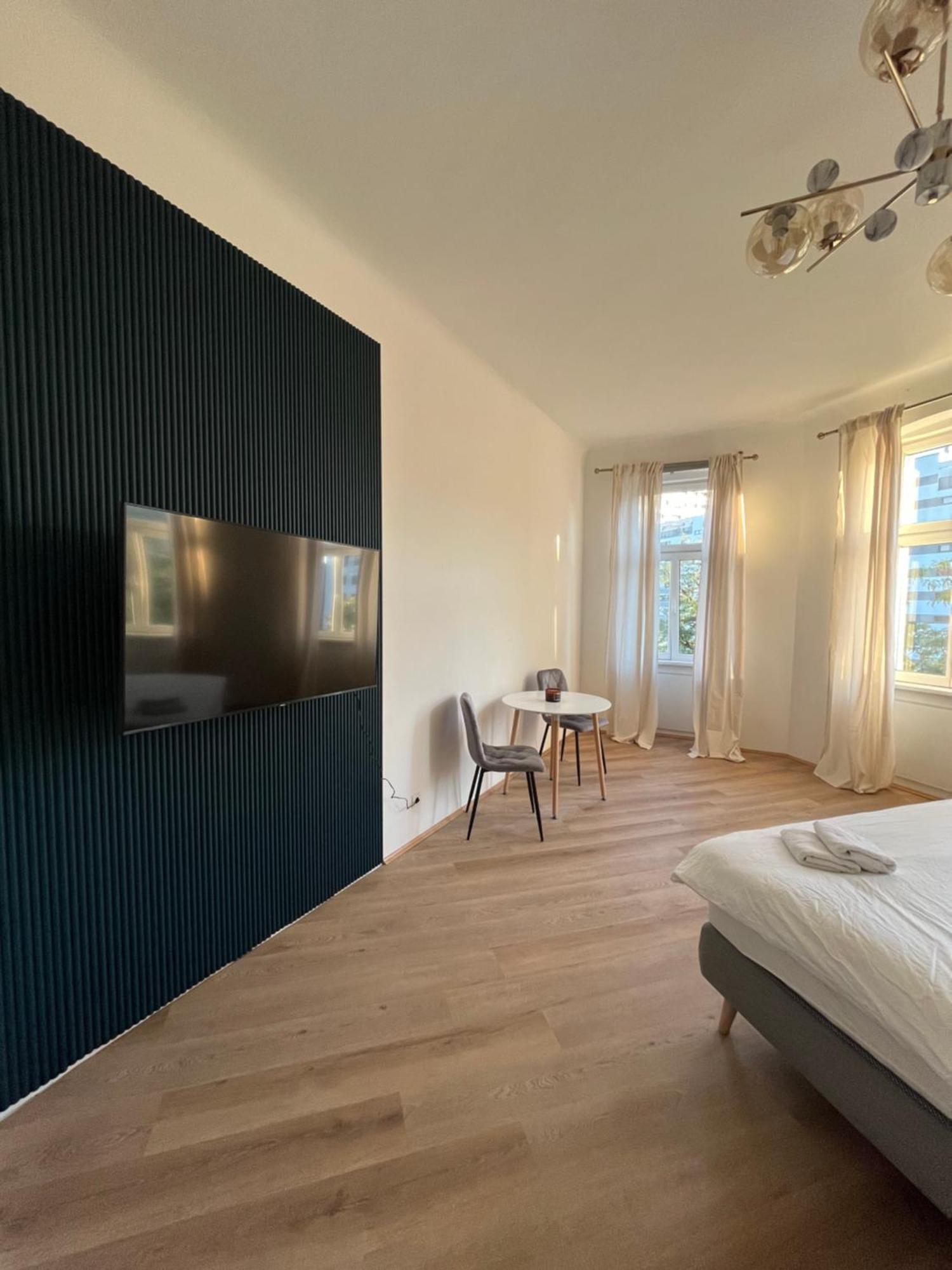 Apartment Schoenbrunn Near Metro Wenen Buitenkant foto