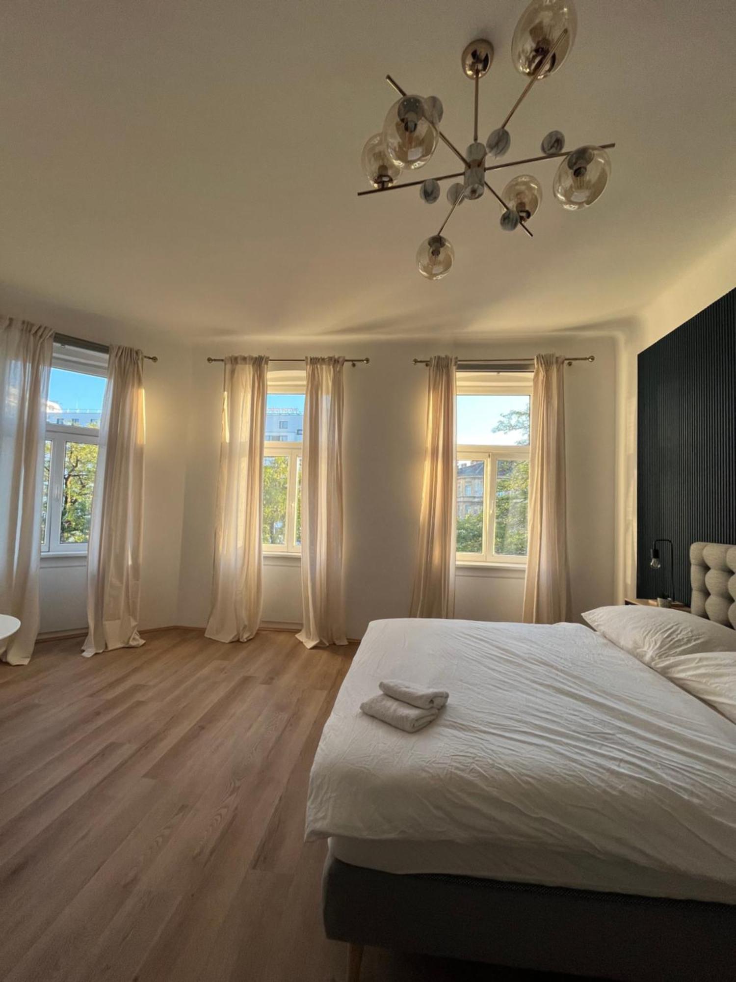 Apartment Schoenbrunn Near Metro Wenen Buitenkant foto